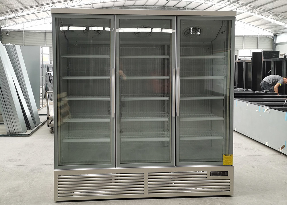 Triangles Freezer Upright Three Swing Door Freezers For Supermarkets Bars