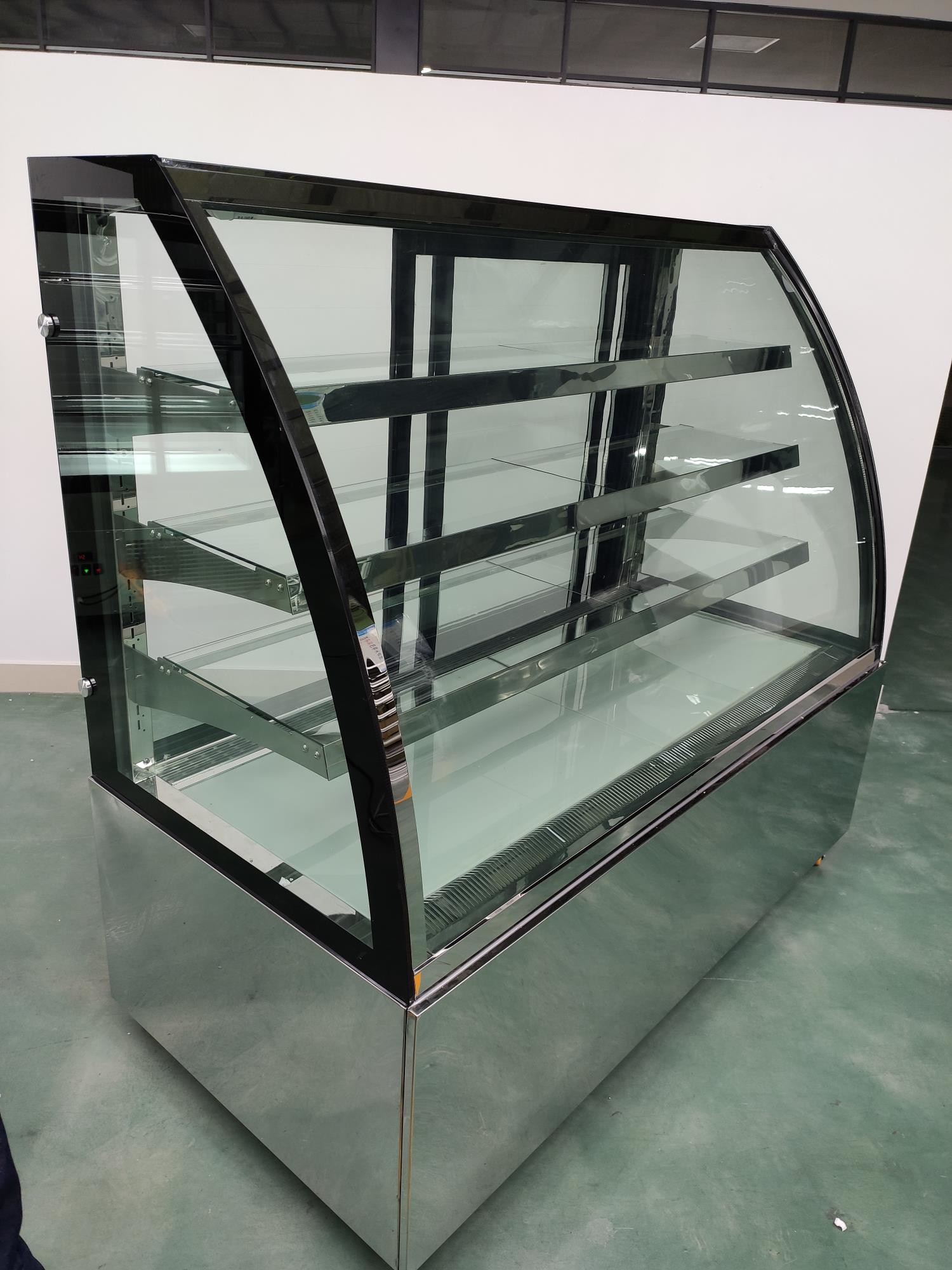 Sliding Glass Refrigerated Bakery Display Case 410l Display Volume 220v / 50h