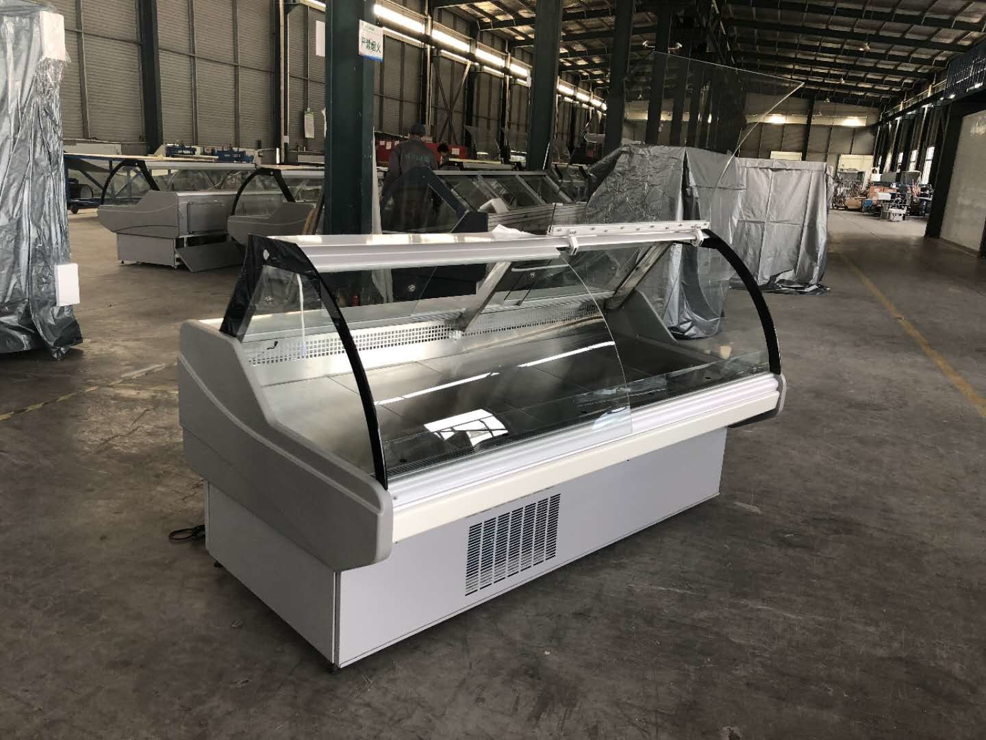 Curved Glass 2.0 Meter Butcher Meat Case Display Fridge with SEC Certification