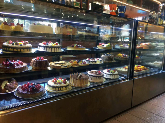 Commercial Large Capacity Cake Showcase Chiller With 2 Upper Glass Shelves